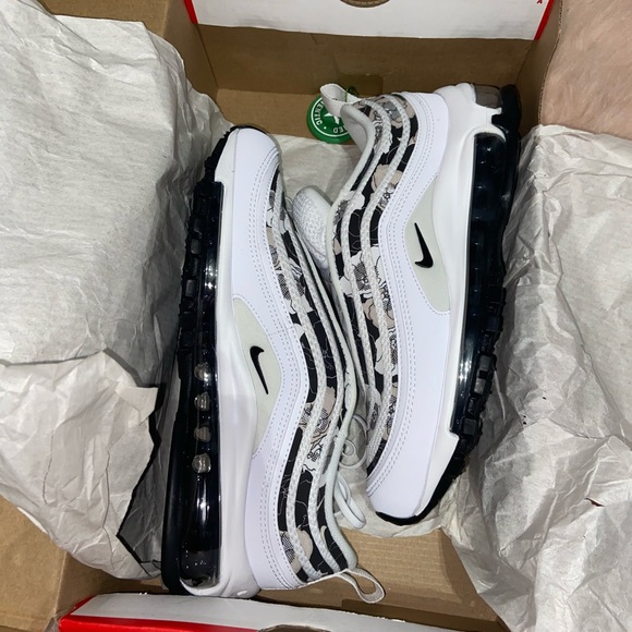 ⚡️⚡️❣️SOLD❣️⚡️⚡️White Floral AirMax 97 SE - Picture 3 of 5